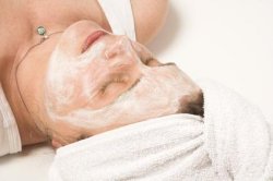 Restaurer la peau du visage avec le peeling à La Teste de Buch près de Bordeaux, Pessac et Merignac dans le Bassin d'Arcachon